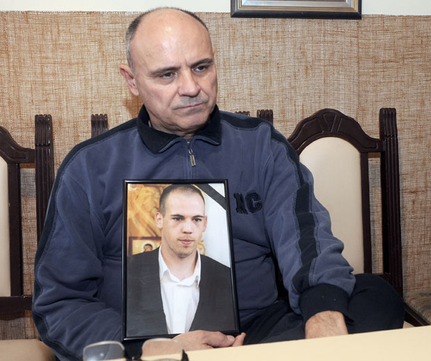 ИСПОВЕСТ ОЦА УБИЈЕНОГ СТУДЕНТА: Да је био бараба, можда би био жив!